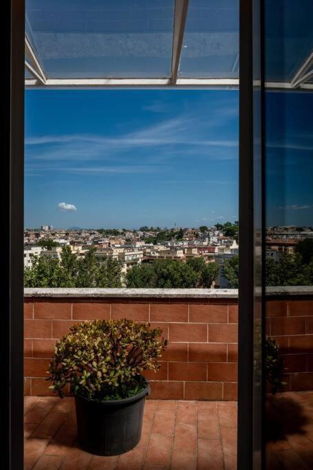Attico Per Quattro Persone Sulla Nomentana, Wi-fi, Aria Condizionata Appartamento *